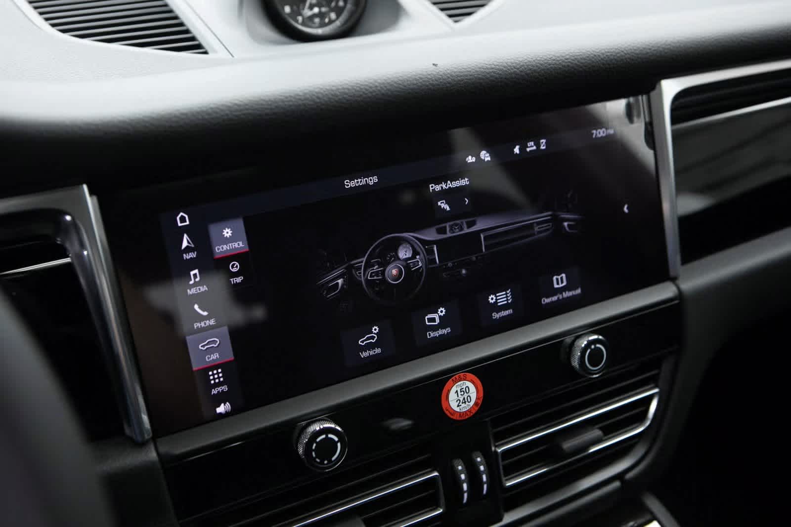 Thumbnail: 2025 Porsche Macan - 15