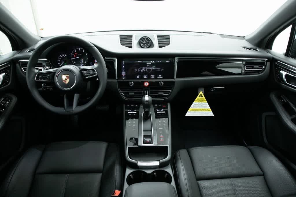 Thumbnail: 2025 Porsche Macan - 13