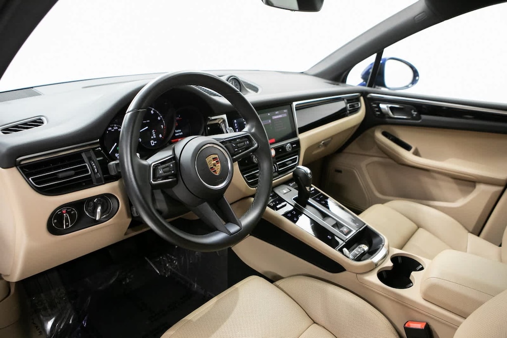 Certified 2024 Porsche Macan