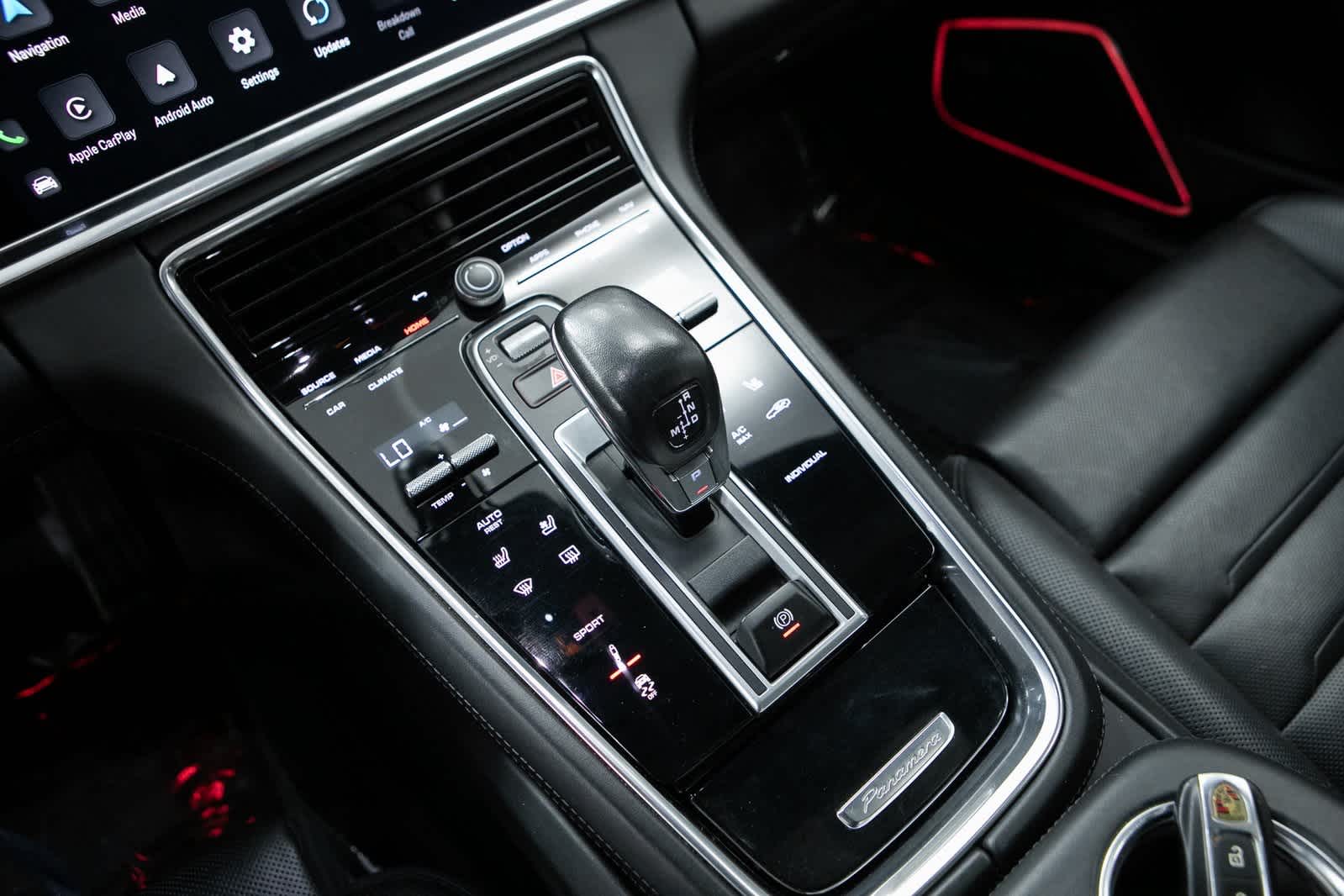 Thumbnail: 2022 Porsche Panamera - 21