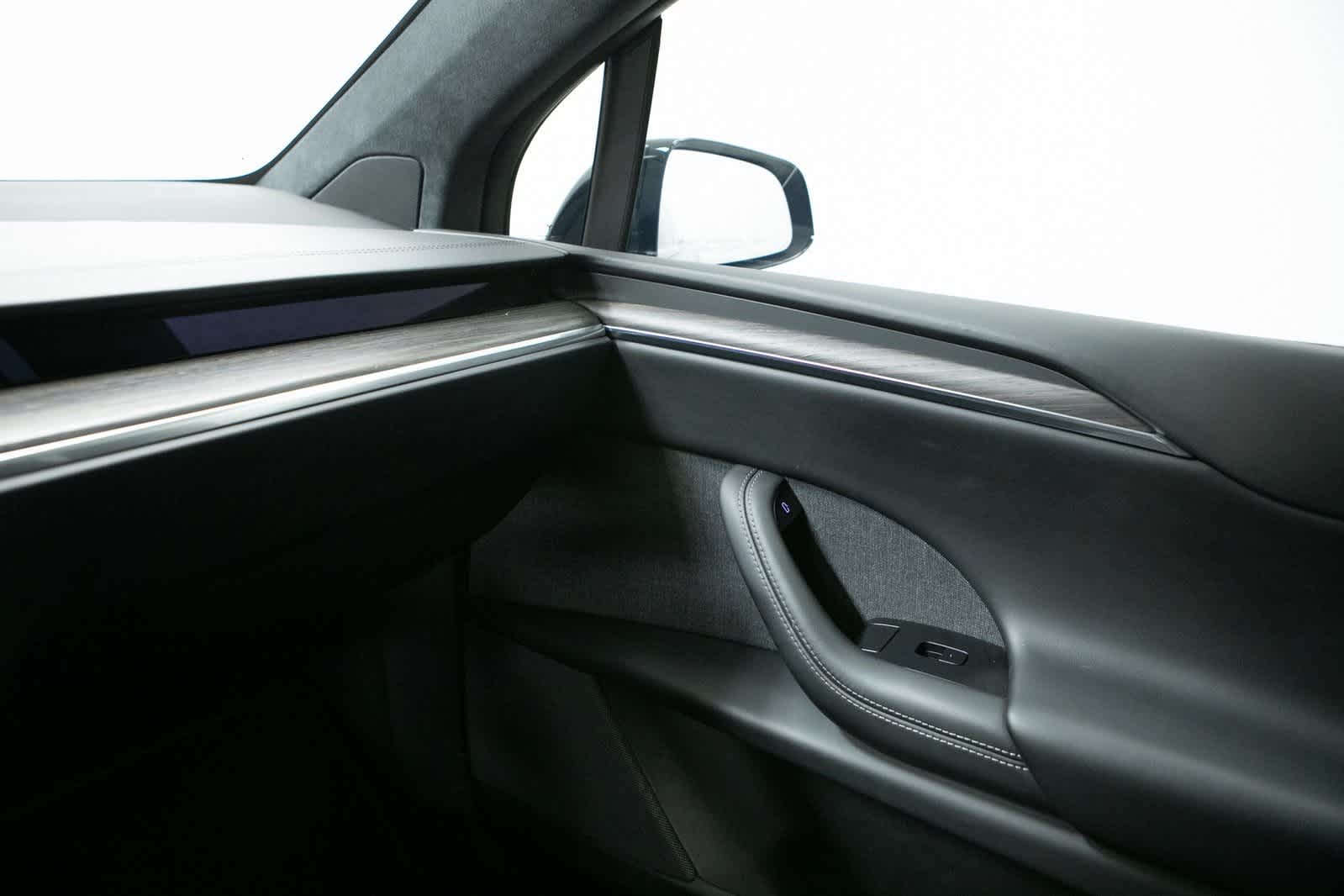 Thumbnail: 2022 Tesla Model X - 23