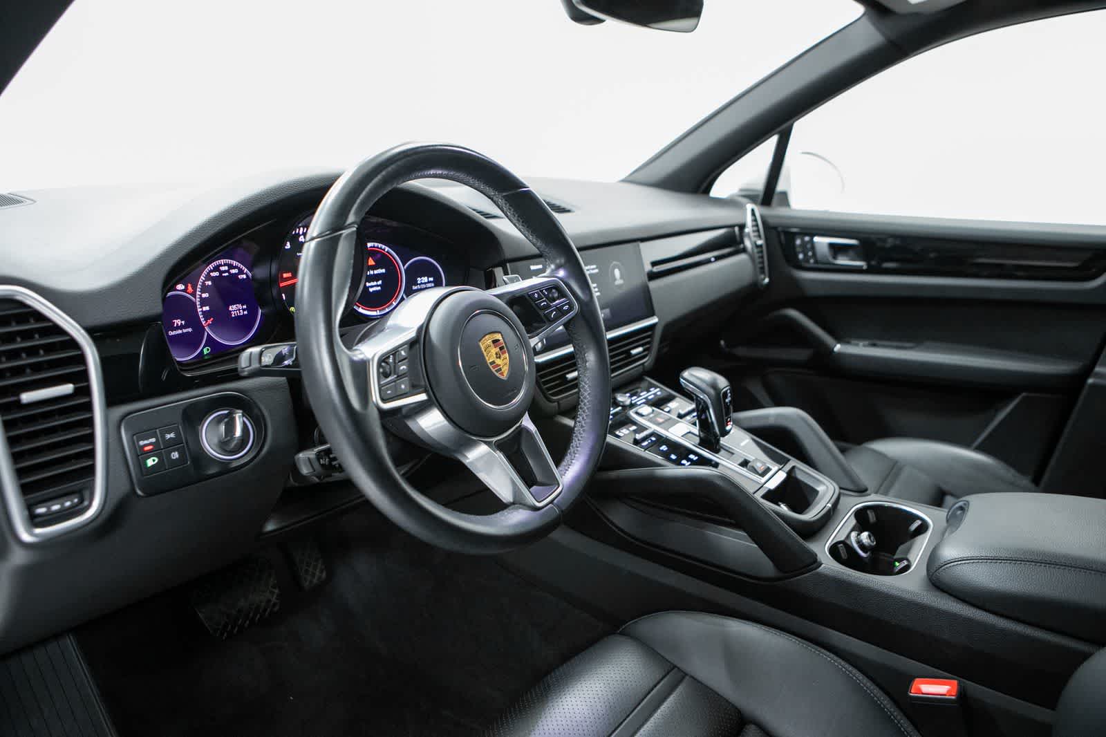 Thumbnail: 2022 Porsche Cayenne - 4