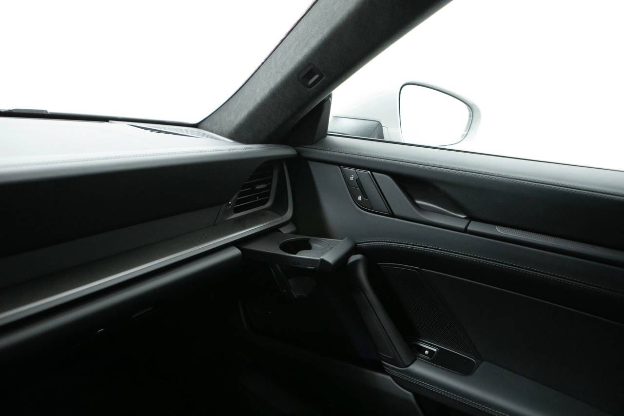 Thumbnail: 2026 Porsche 911 - 32