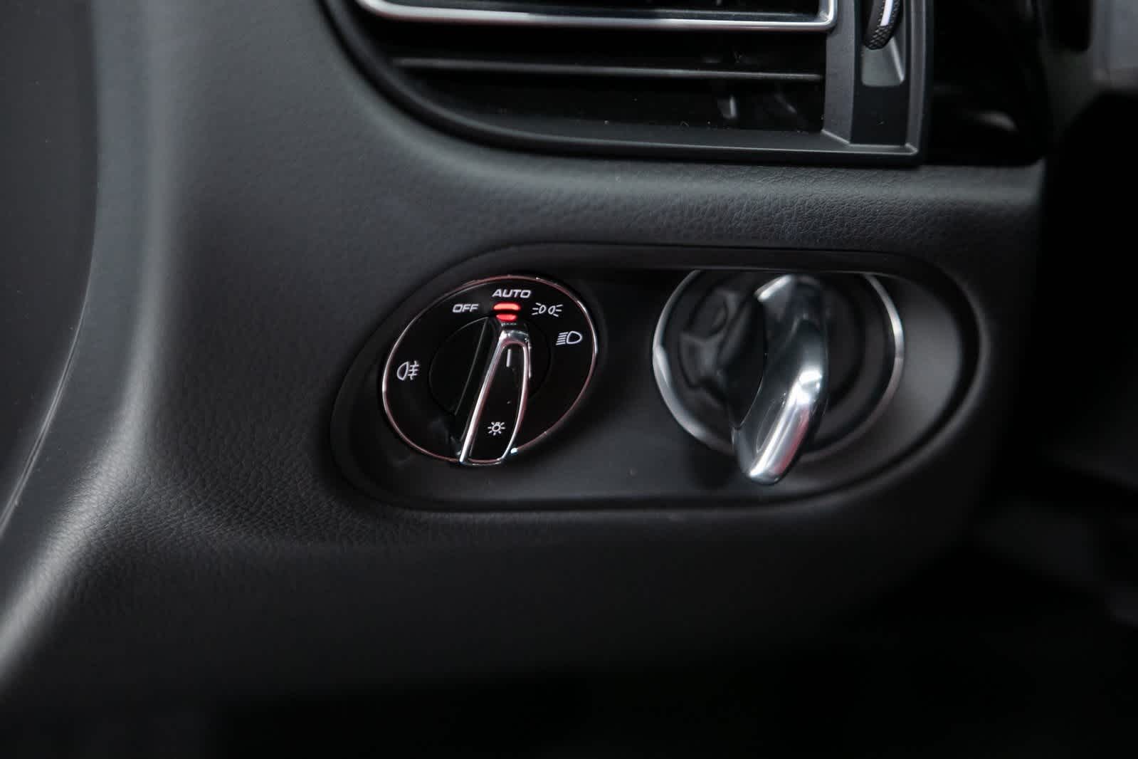 Thumbnail: 2024 Porsche Macan - 20