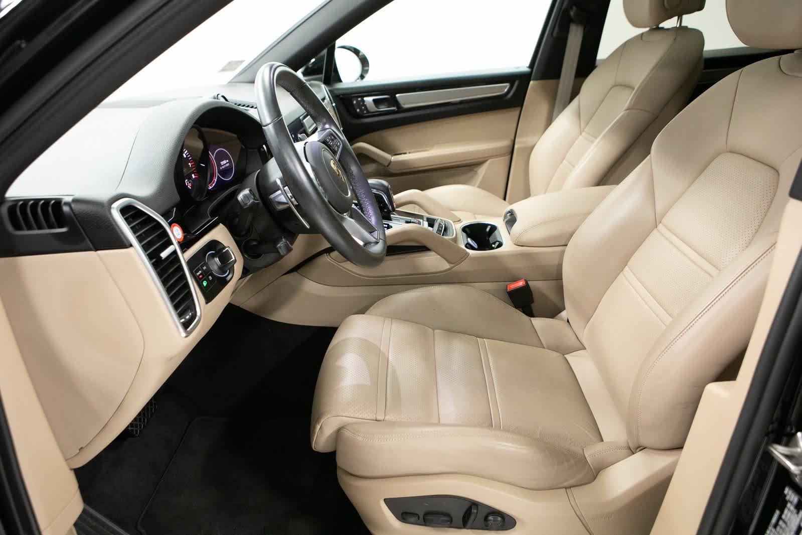 Thumbnail: 2022 Porsche Cayenne - 13