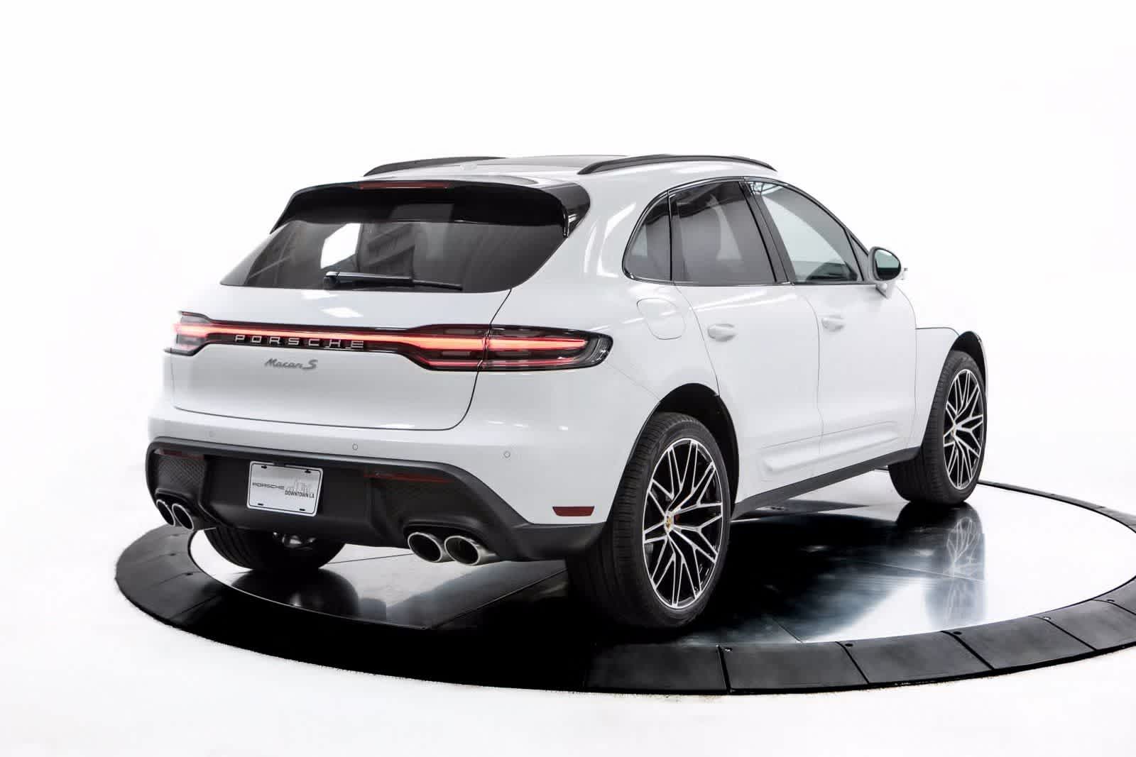 Thumbnail: 2025 Porsche Macan - 7