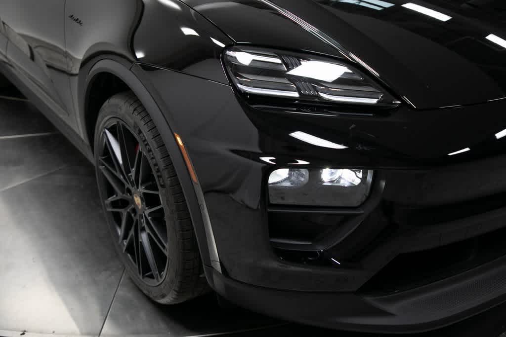 Thumbnail: 2025 Porsche Macan - 12