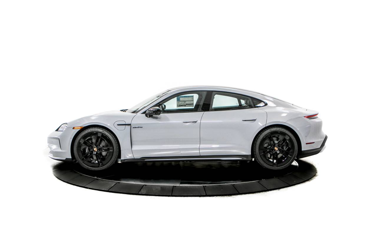 Thumbnail: 2026 Porsche Taycan - 2
