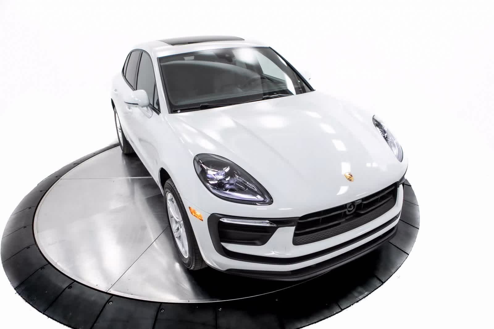 Thumbnail: 2025 Porsche Macan - 39