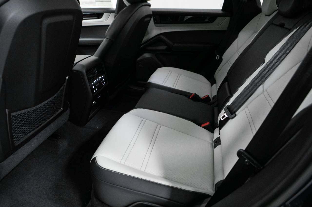 Thumbnail: 2026 Porsche Cayenne - 37