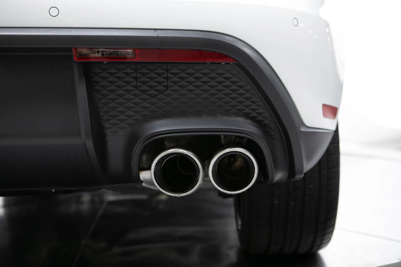 Thumbnail: 2026 Porsche Macan - 17