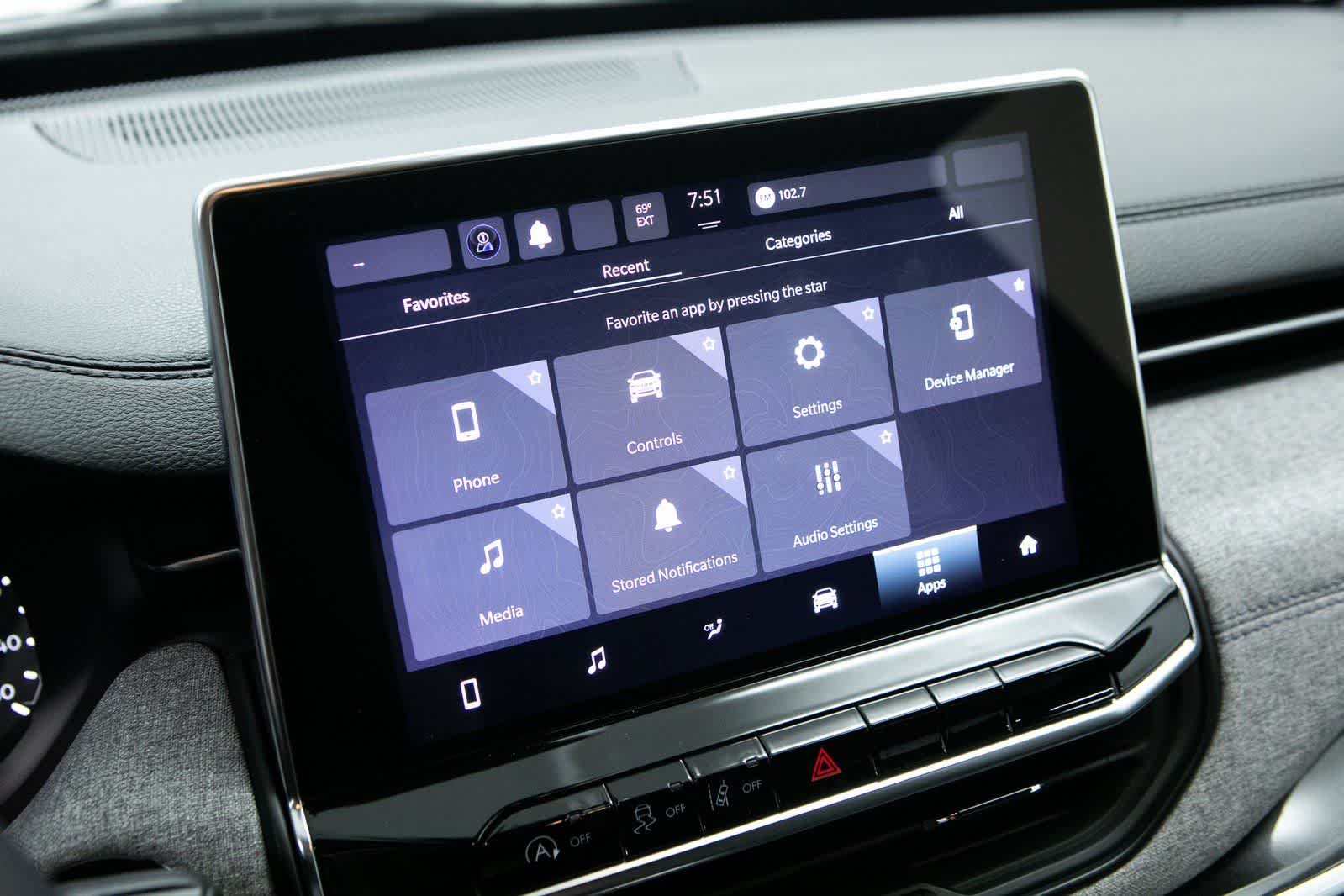 Thumbnail: 2023 Jeep Compass - 16