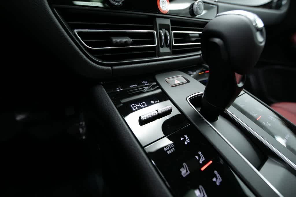 Thumbnail: 2025 Porsche Macan - 23