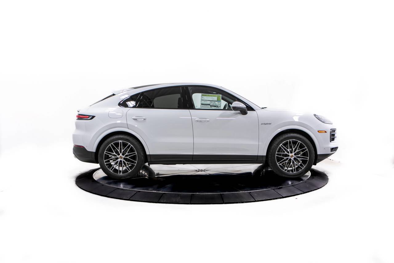 Thumbnail: 2026 Porsche  - 8