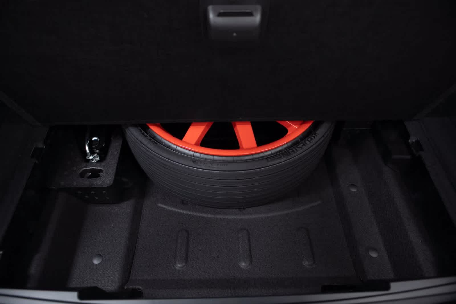 Thumbnail: 2025 Porsche Macan - 30