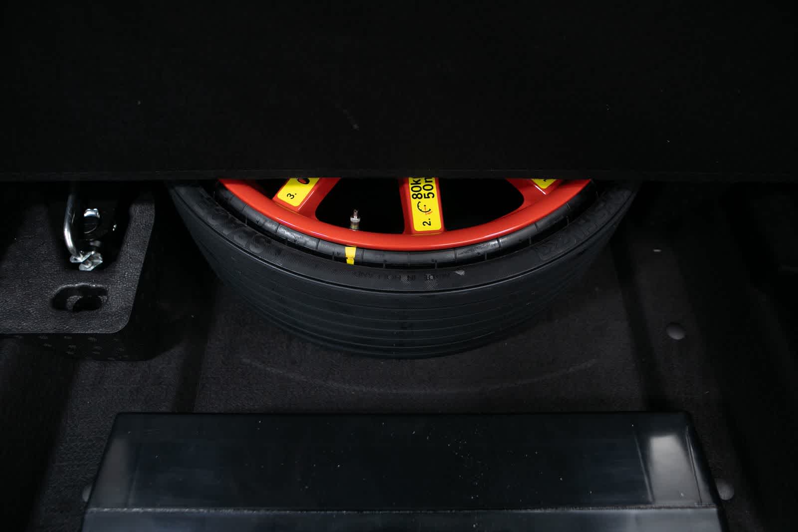 Thumbnail: 2026 Porsche Macan - 40