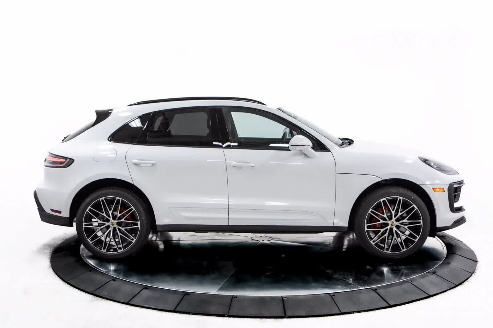 Thumbnail: 2025 Porsche Macan - 8