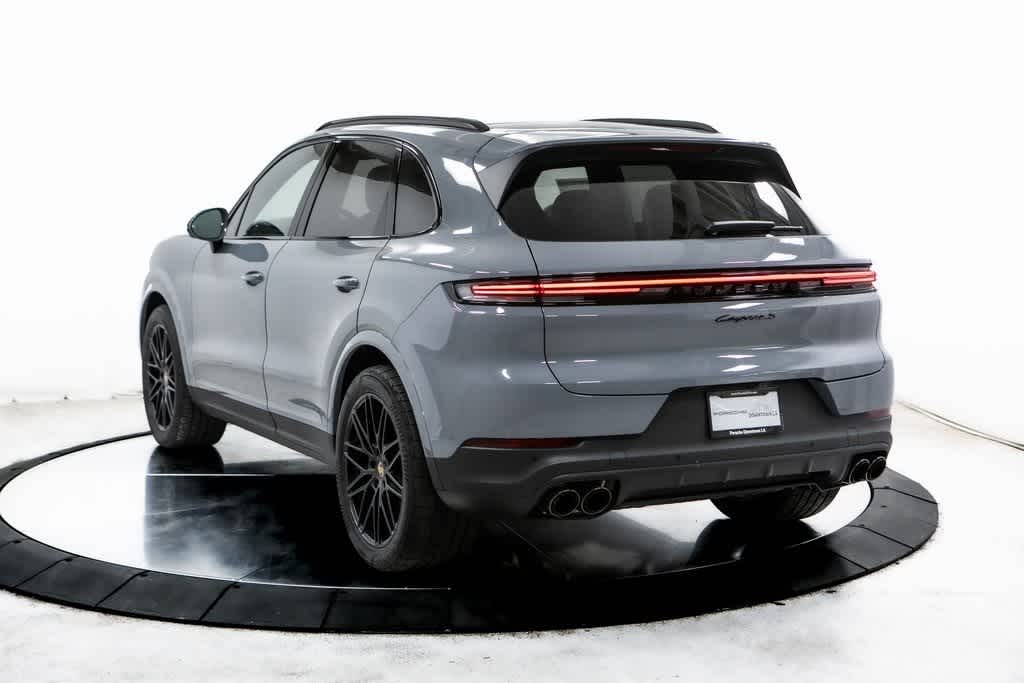 Thumbnail: 2025 Porsche Cayenne - 3