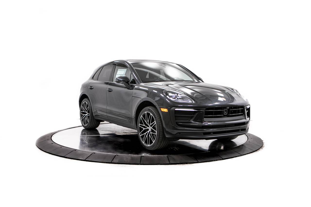 Thumbnail: 2026 Porsche Macan - 9