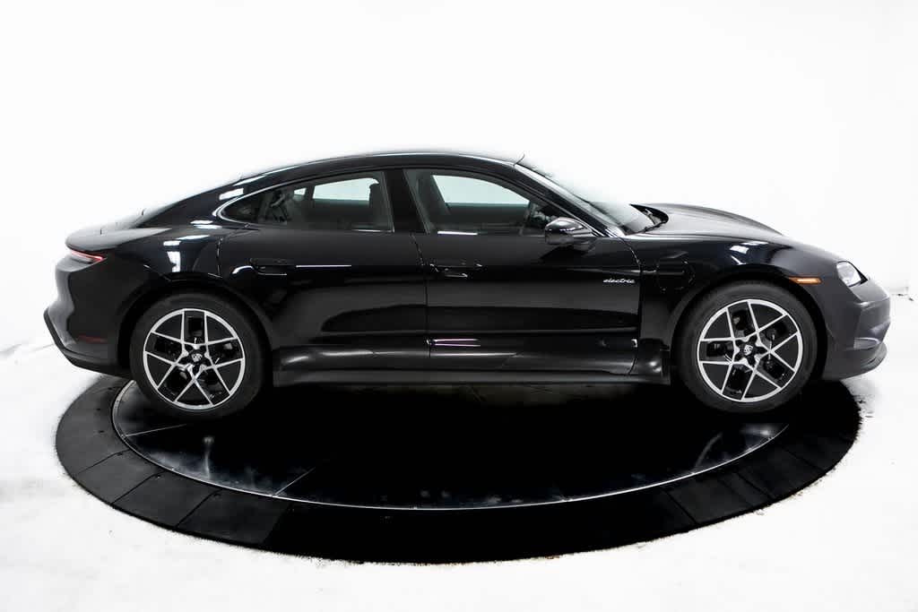 Thumbnail: 2025 Porsche Taycan - 8