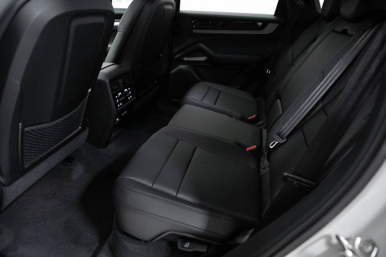 Thumbnail: 2026 Porsche Cayenne - 38