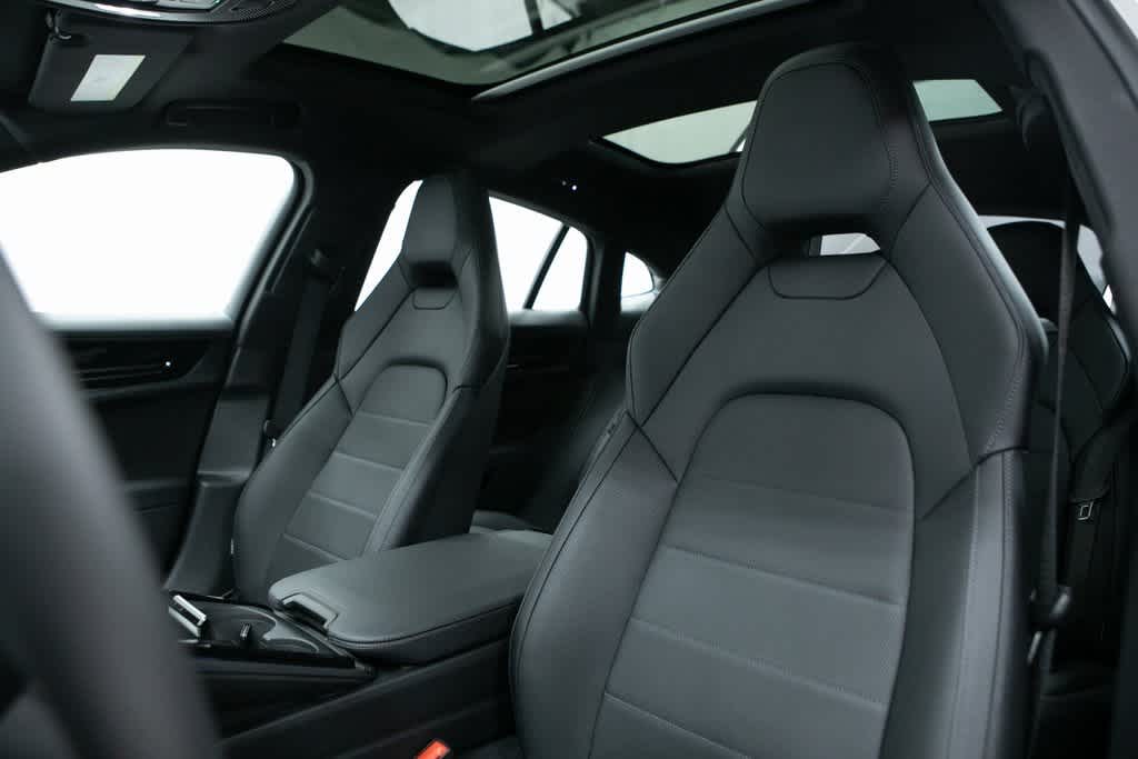 Thumbnail: 2025 Porsche Panamera - 5
