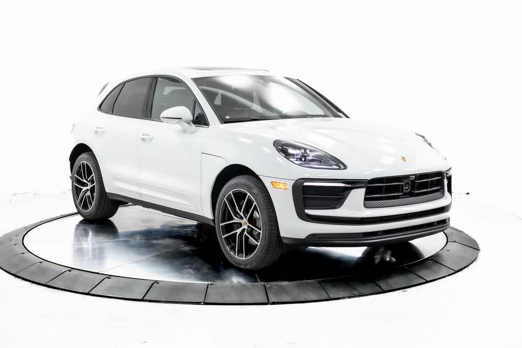 Thumbnail: 2025 Porsche Macan - 9