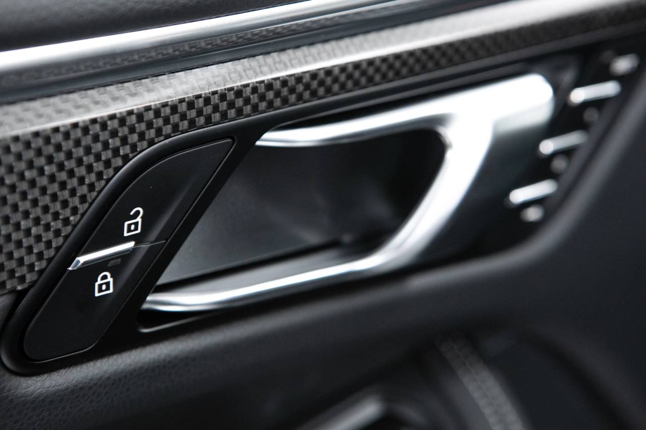 Thumbnail: 2026 Porsche Macan - 26