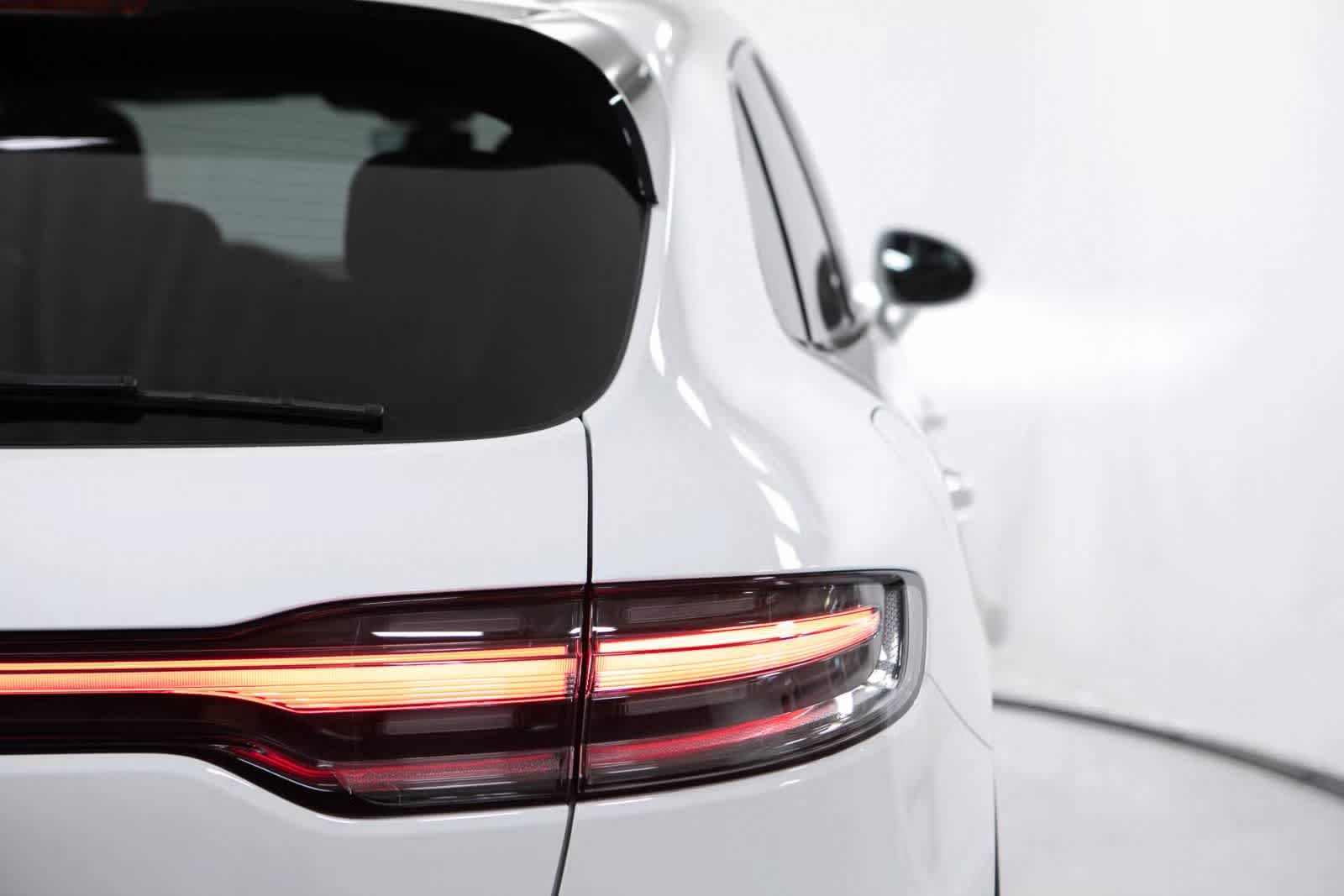 Thumbnail: 2025 Porsche Macan - 38