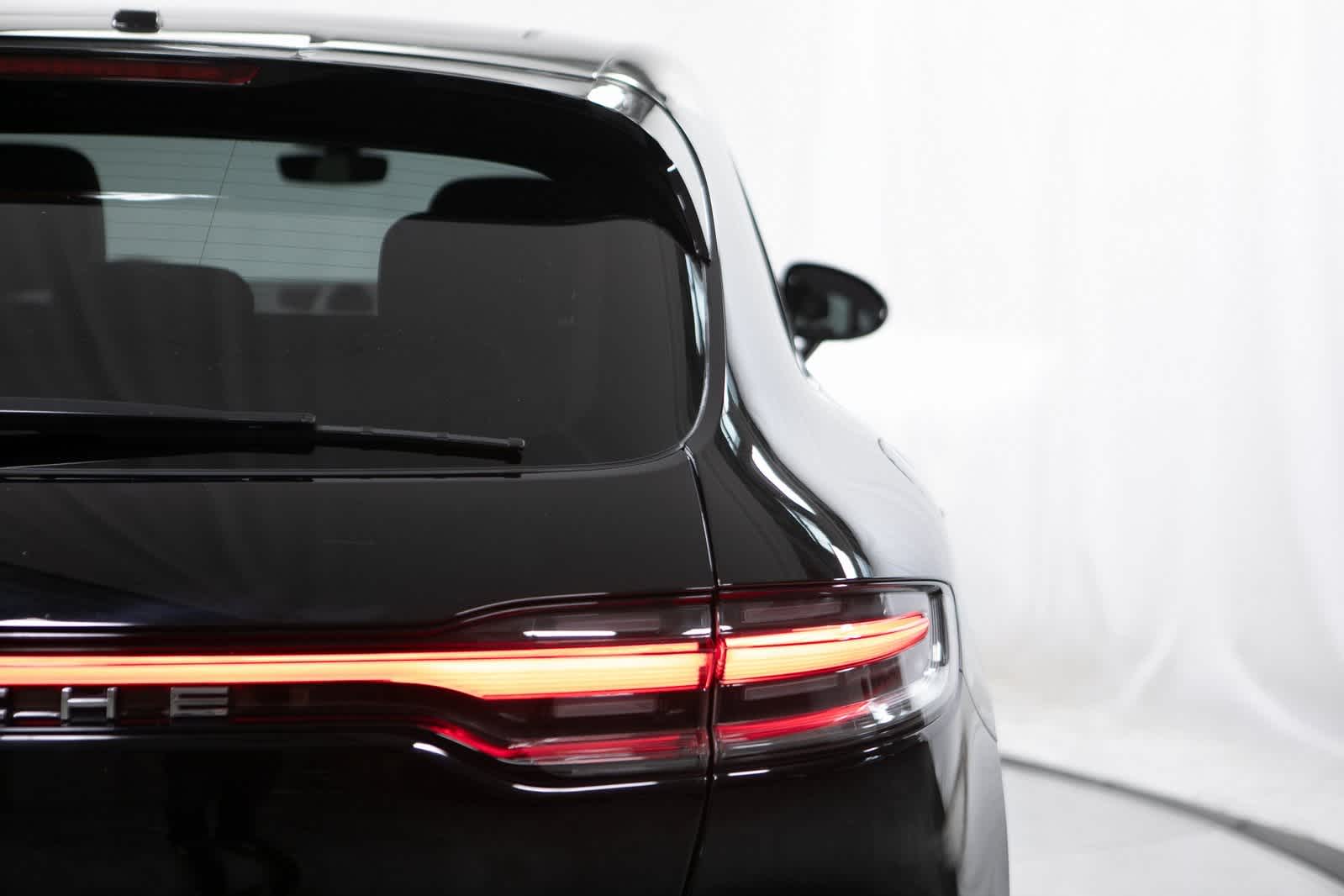 Thumbnail: 2023 Porsche Macan - 38