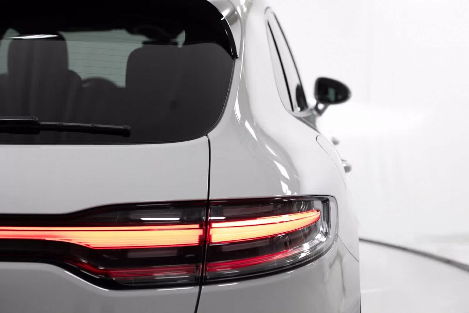 Thumbnail: 2025 Porsche Macan - 38