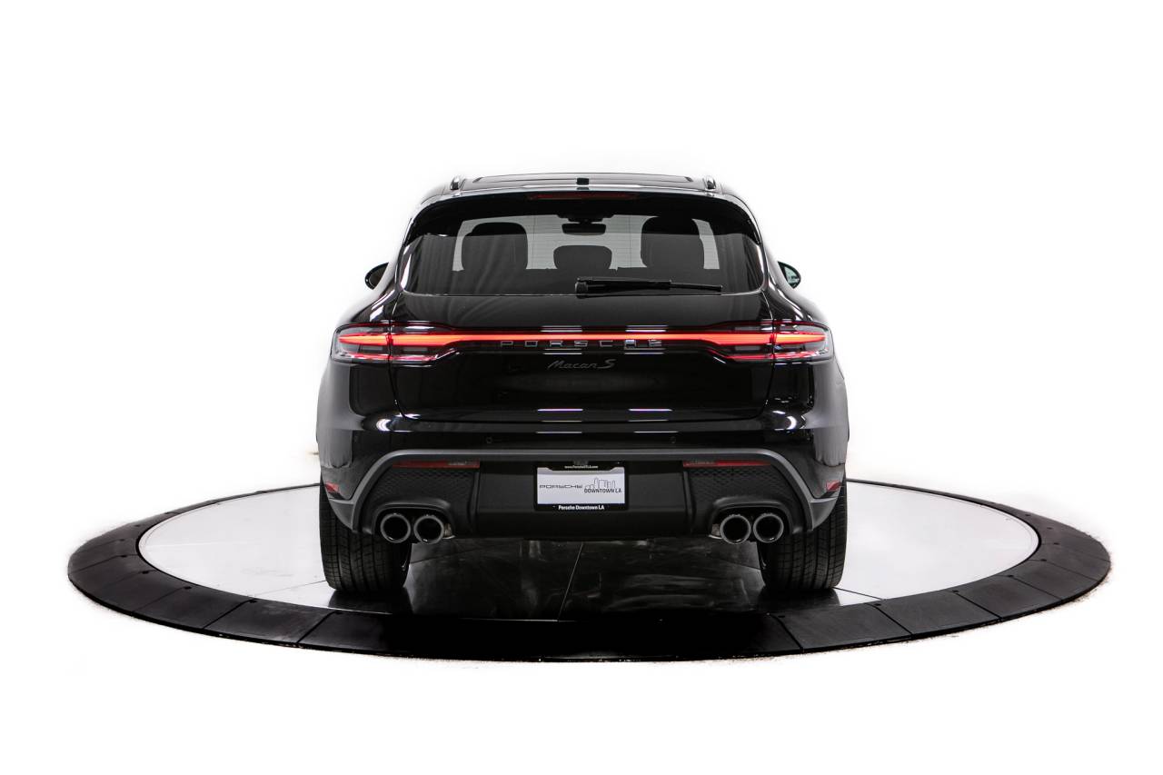 Thumbnail: 2026 Porsche Macan - 6