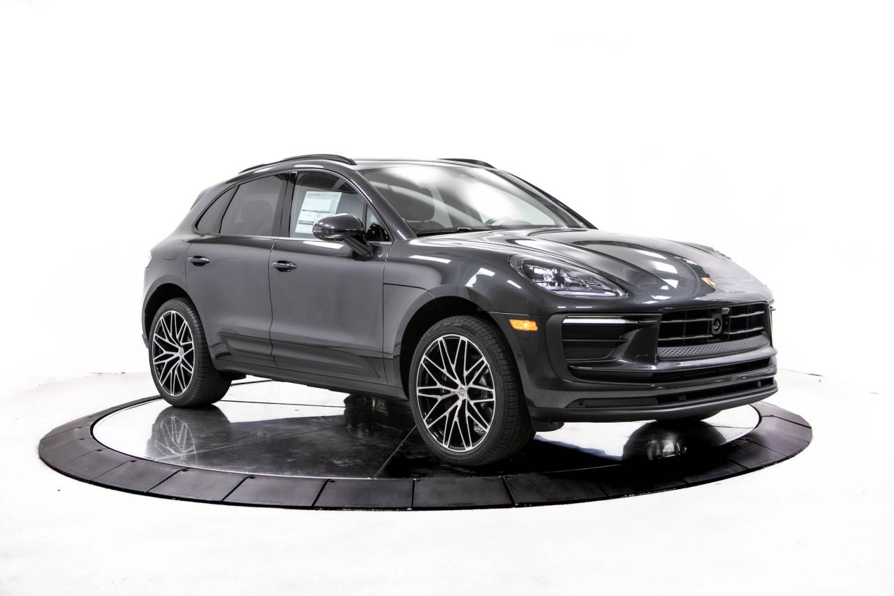 Thumbnail: 2026 Porsche Macan - 9