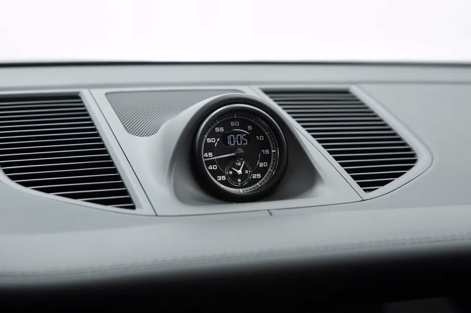 Thumbnail: 2026 Porsche Macan - 31