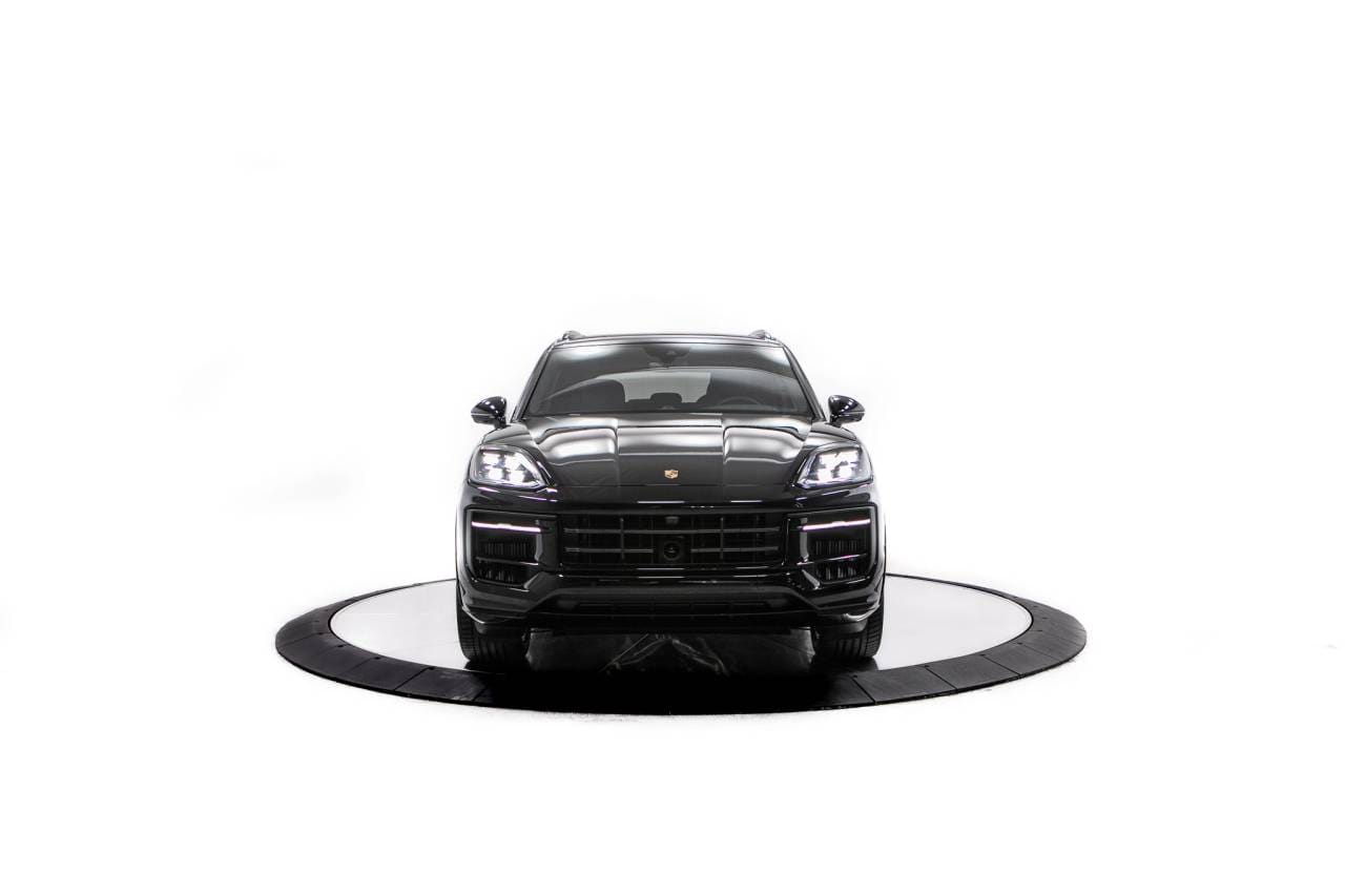 Thumbnail: 2026 Porsche Cayenne - 10