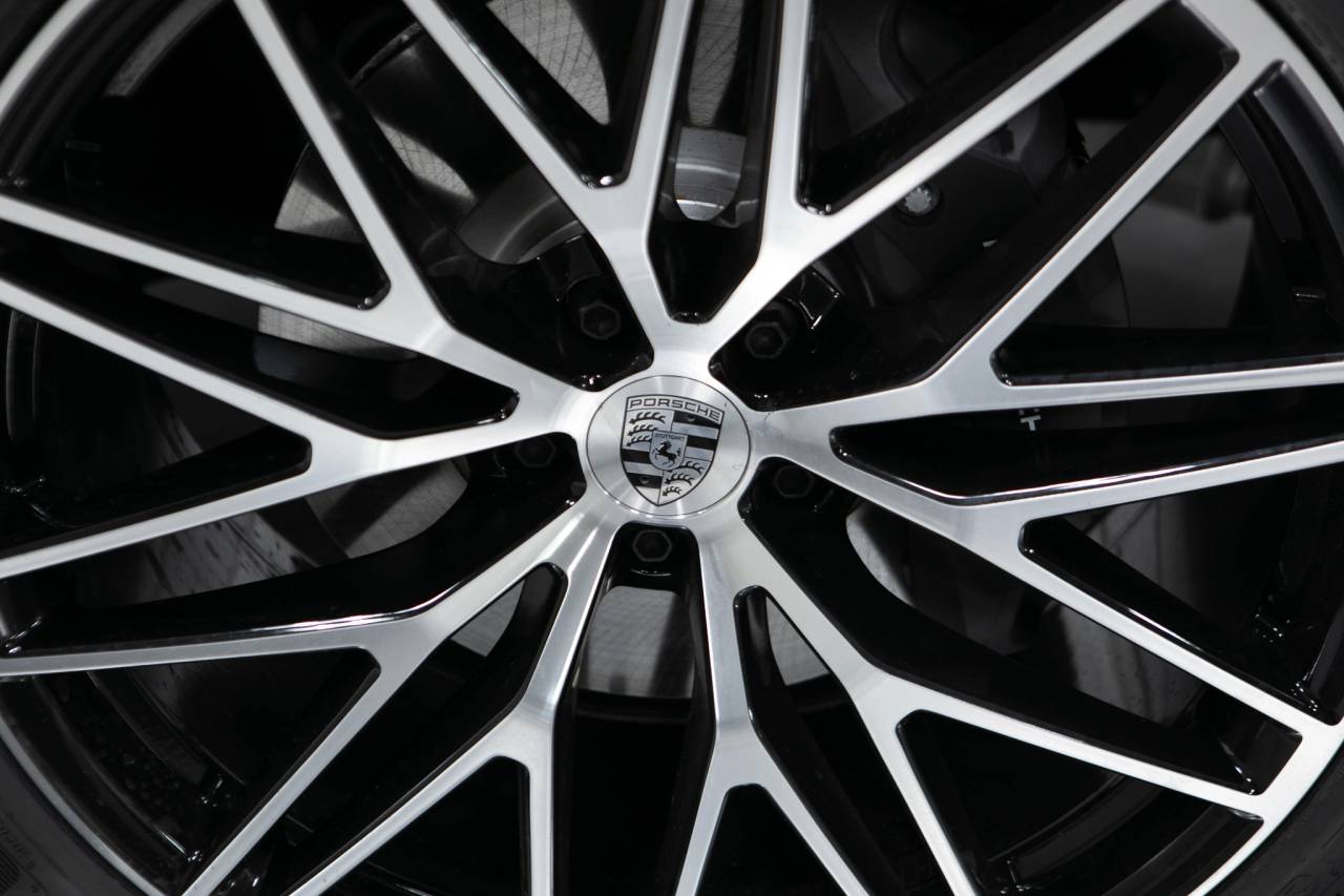 Thumbnail: 2026 Porsche Macan - 11