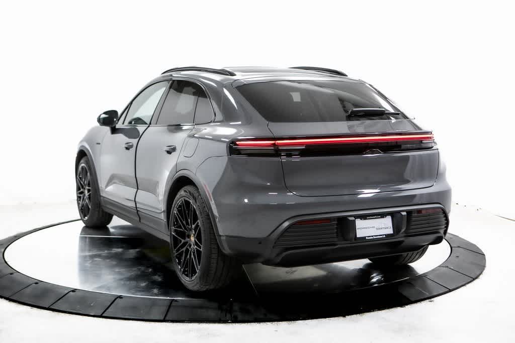 Thumbnail: 2025 Porsche Macan - 3