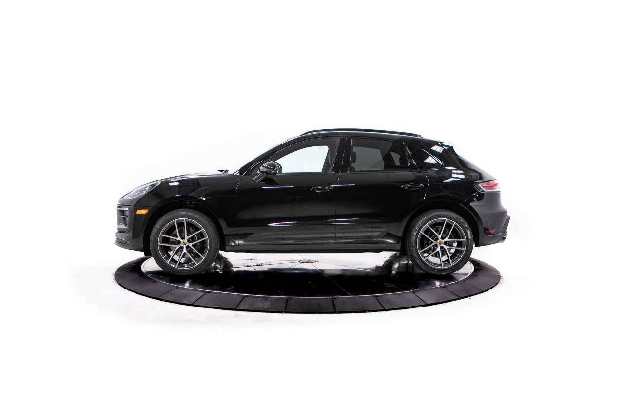 Thumbnail: 2026 Porsche Macan - 2