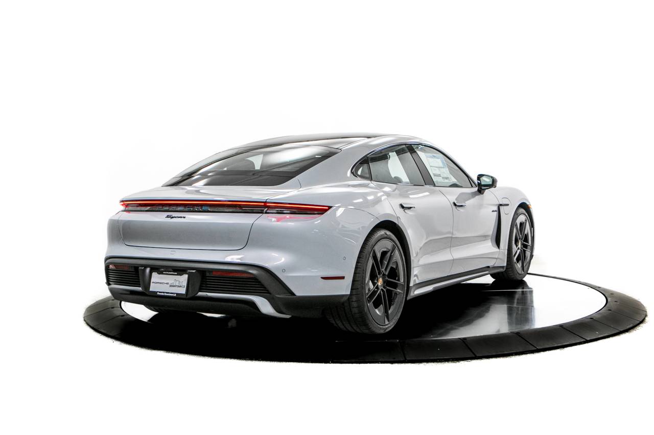 Thumbnail: 2026 Porsche Taycan - 7