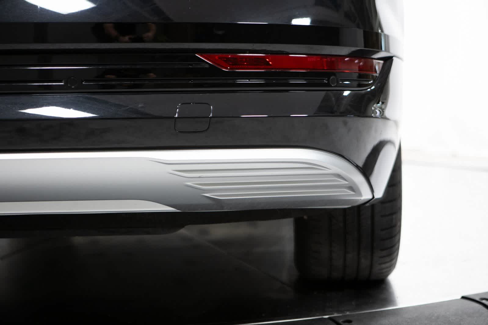 Thumbnail: 2022 Audi e-tron - 36