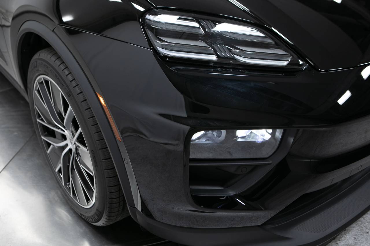 Thumbnail: 2026 Porsche Macan - 12