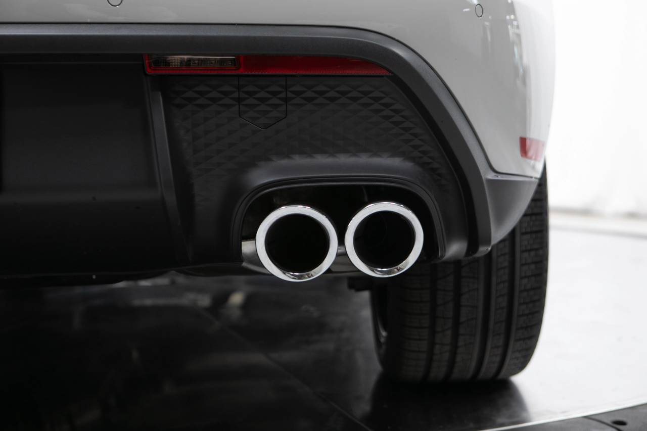 Thumbnail: 2026 Porsche Macan - 17