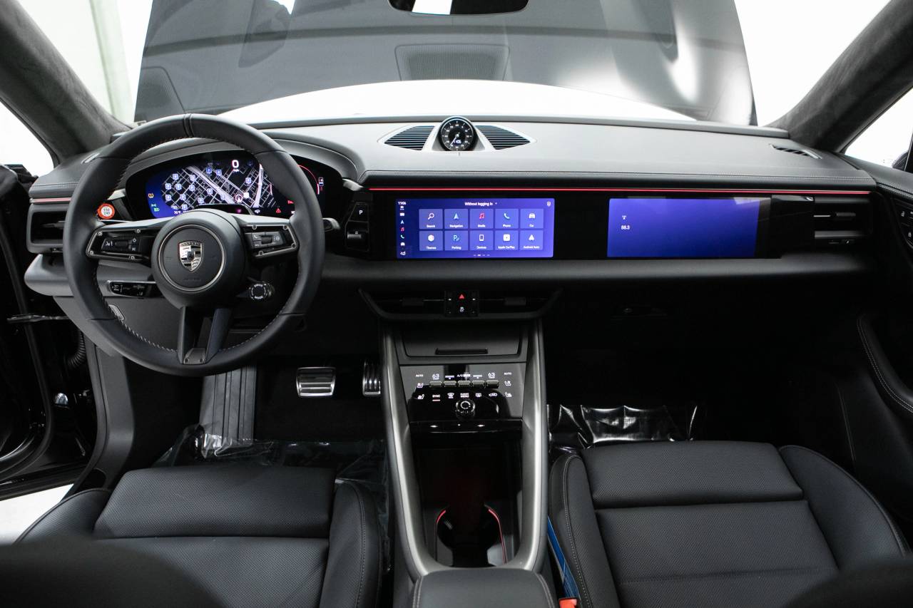 Thumbnail: 2026 Porsche Macan - 20