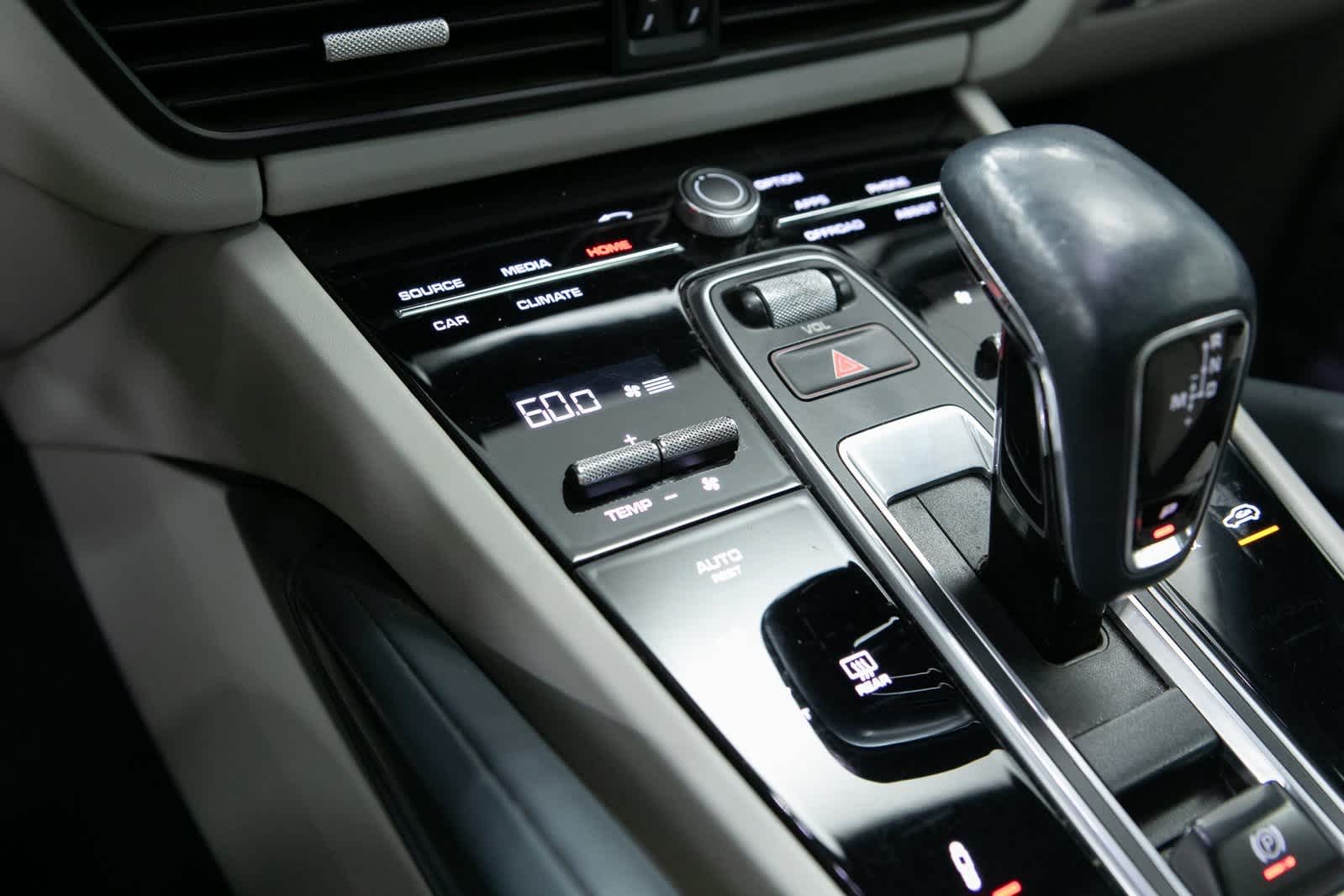 Thumbnail: 2023 Porsche Cayenne - 22