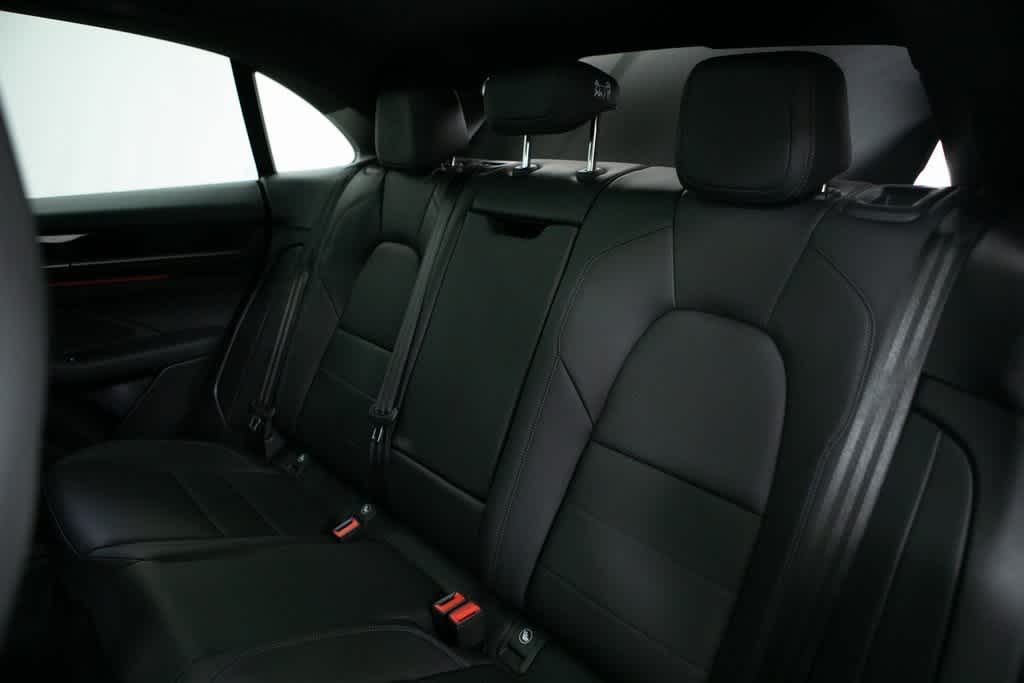 Thumbnail: 2025 Porsche Macan - 35