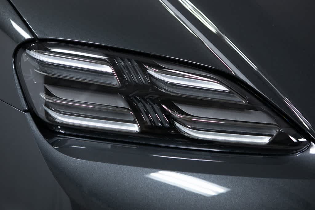 Thumbnail: 2025 Porsche Macan - 18