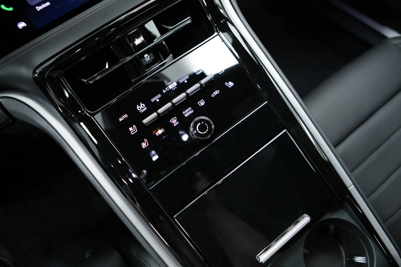 Thumbnail: 2026 Porsche Panamera - 28