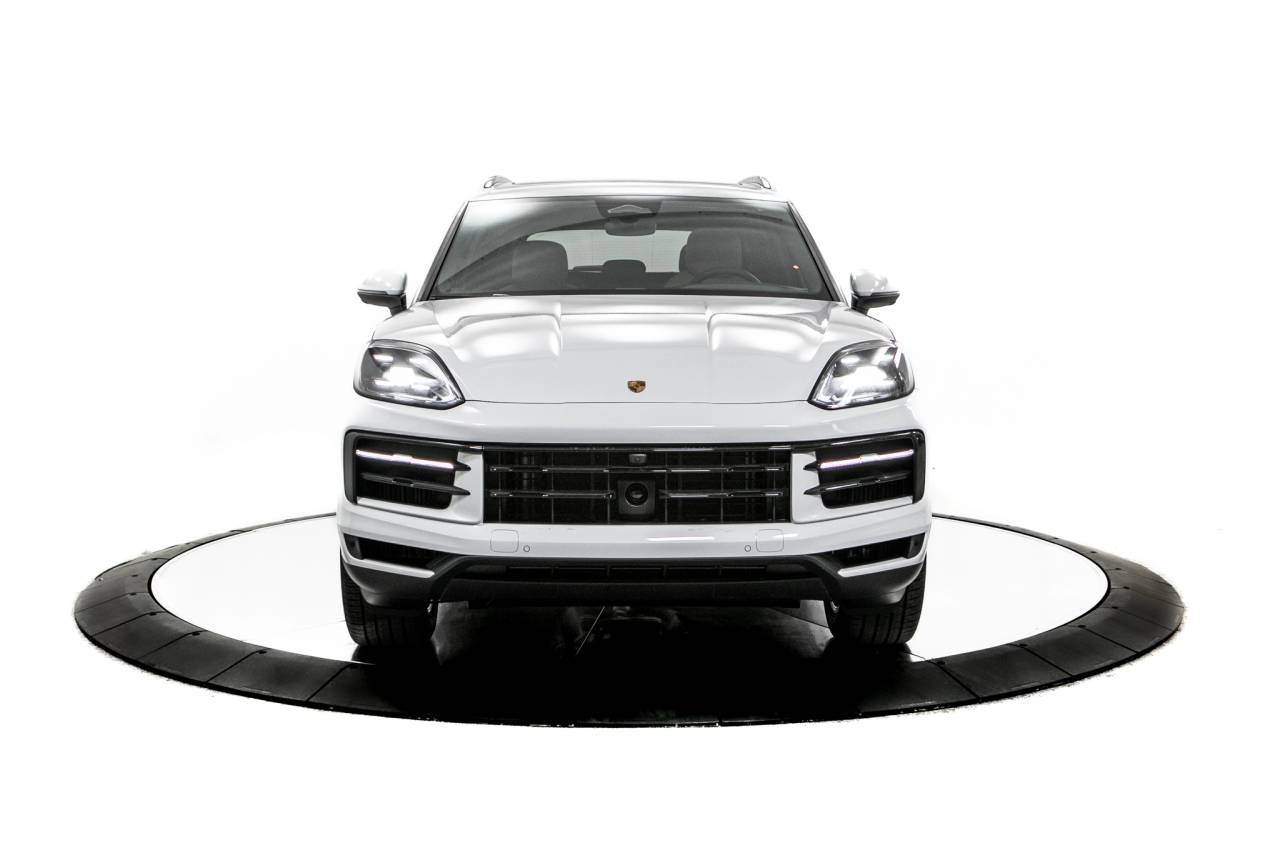 Thumbnail: 2026 Porsche Cayenne - 10