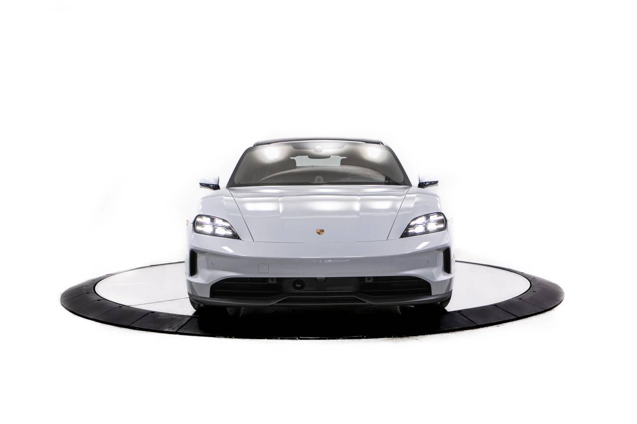 Thumbnail: 2026 Porsche Taycan - 10