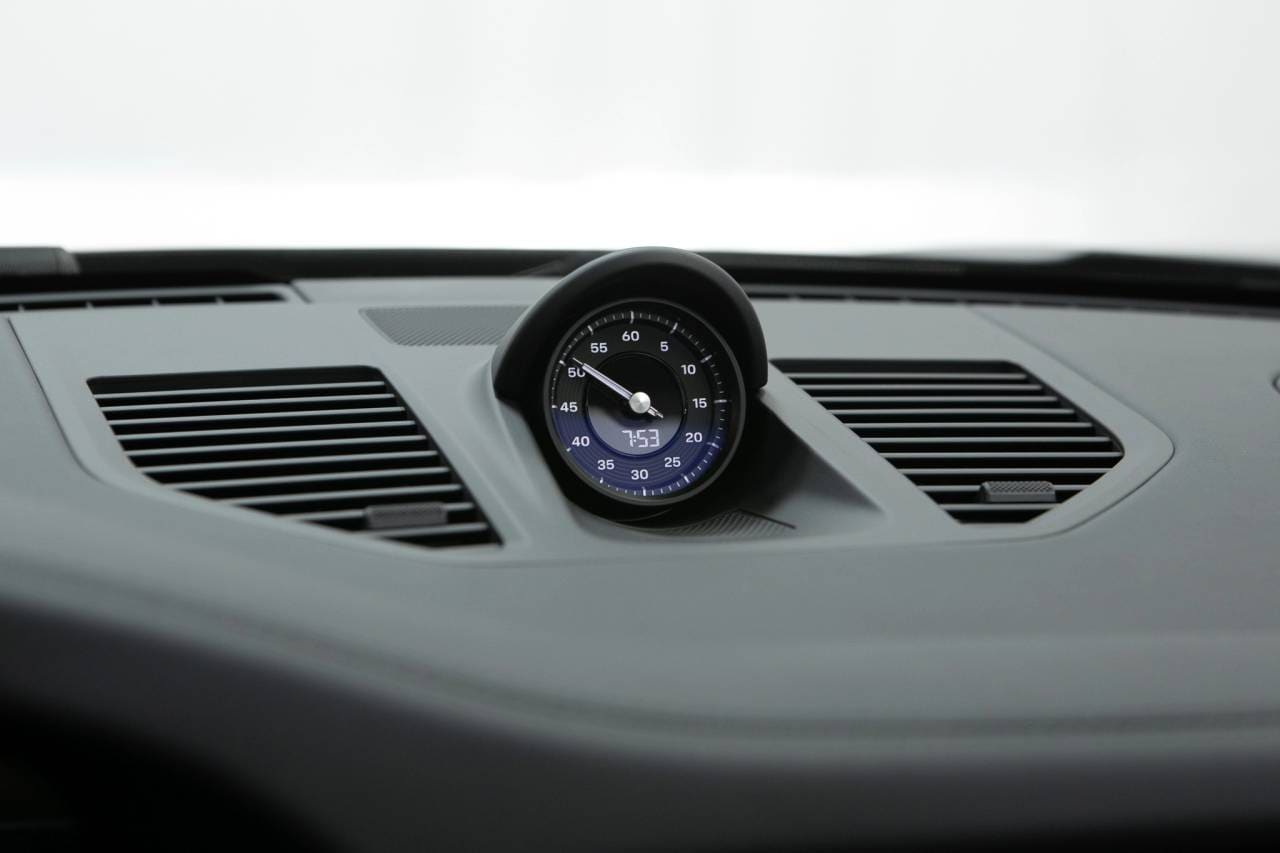 Thumbnail: 2026 Porsche 911 - 30